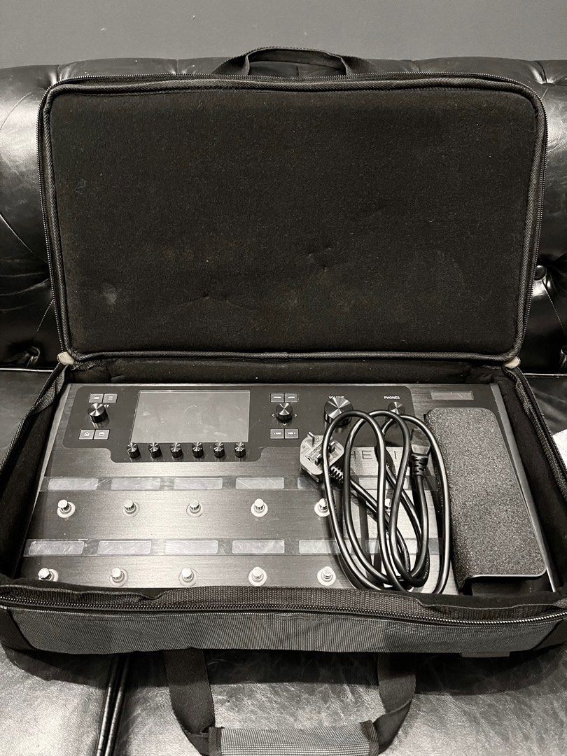 Line 6 Helix MultiFX & Ritter Case, Hobbies & Toys, Music & Media