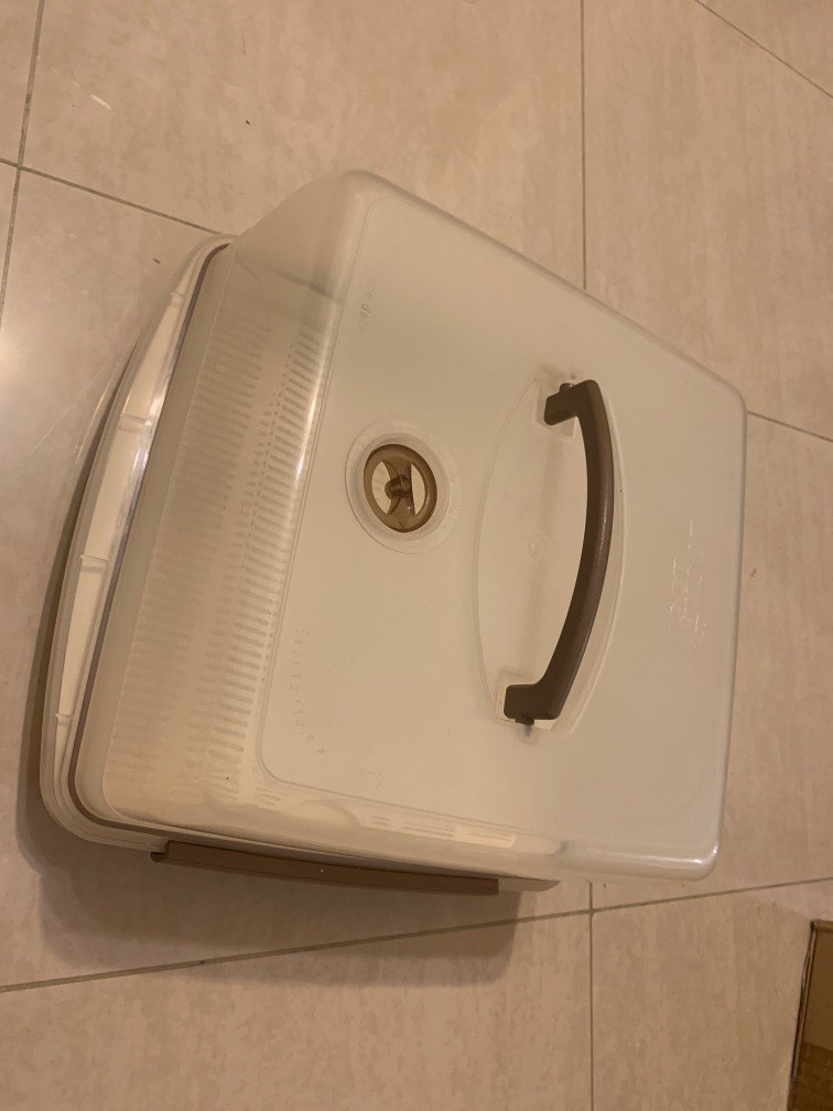 Lock N Lock Cake Carrier Box HLS102, Furniture & Home Living