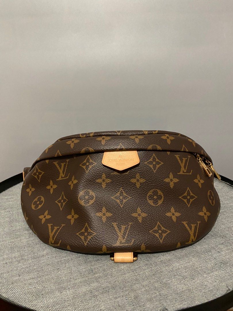 Louis Vuitton (LV) denim vintage bum bag sac ceinture, Women's Fashion,  Bags & Wallets, Cross-body Bags on Carousell