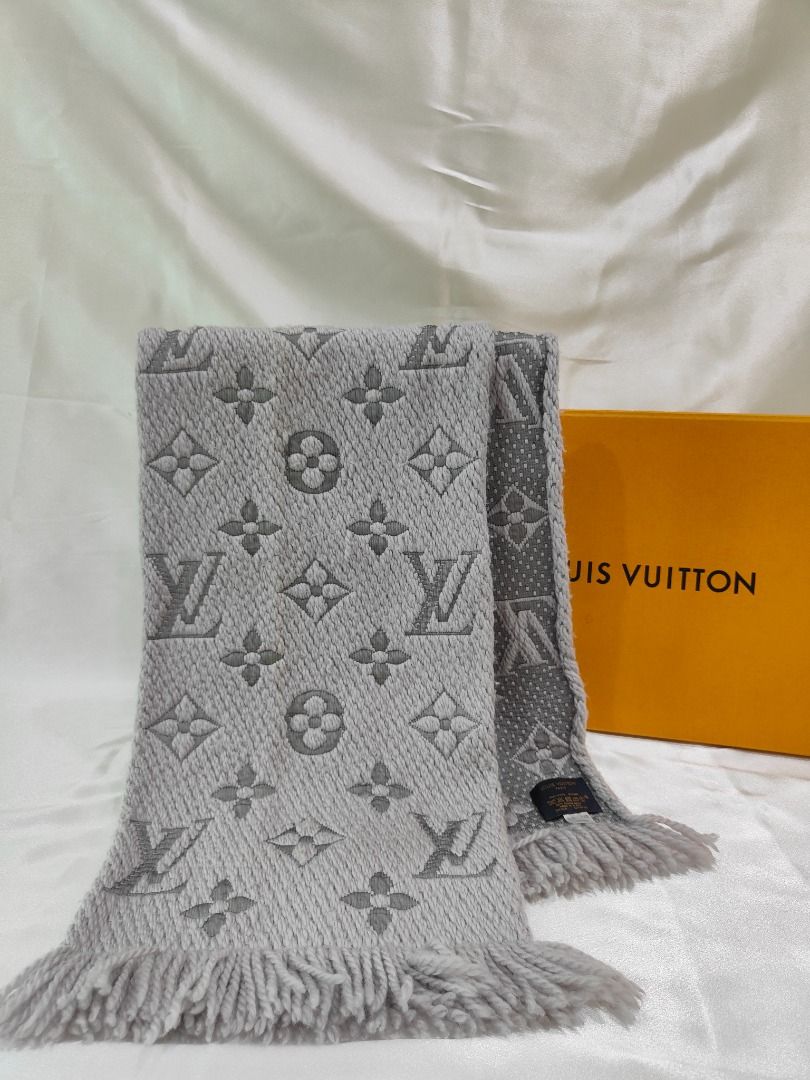 Louis vuitton pearl grey scarf discount