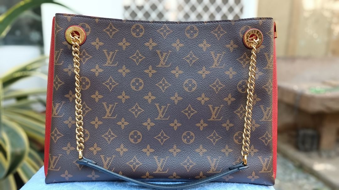 Louis Vuitton Surene MM (Category: Luxury Bags & Wallets) located in Las Pinas. Submitted by jvega08 (Listing ID 1225405307, Image 2). Description: rush sale Louis Vuitton Surene Very good condition With dustbag and receipt bought at LV greenbelt With flaws See last 3 pics.. But i can recommend a very reputable bag restorer.. other meetup locations can be arraged...