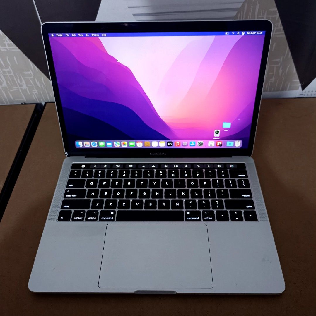 MacBook Pro 13インチ 2018 16/256