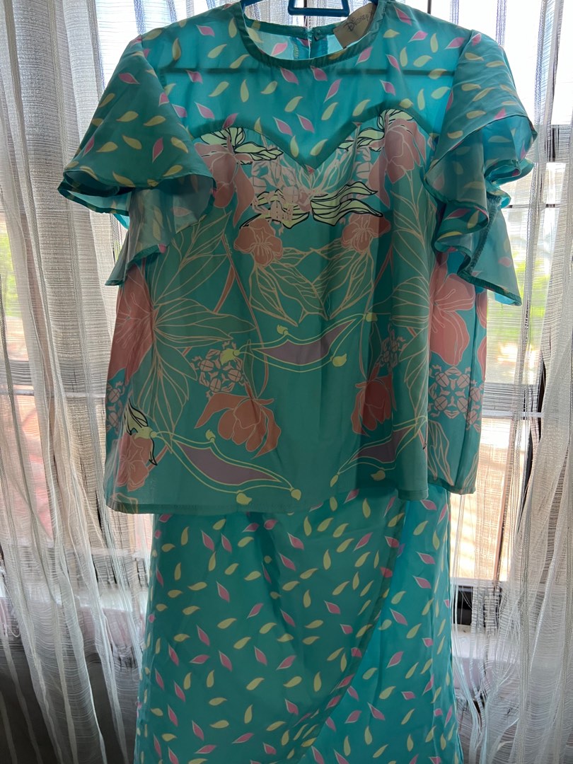 Mimpikita x Disney collection, Women's Fashion, Muslimah Fashion, Baju ...