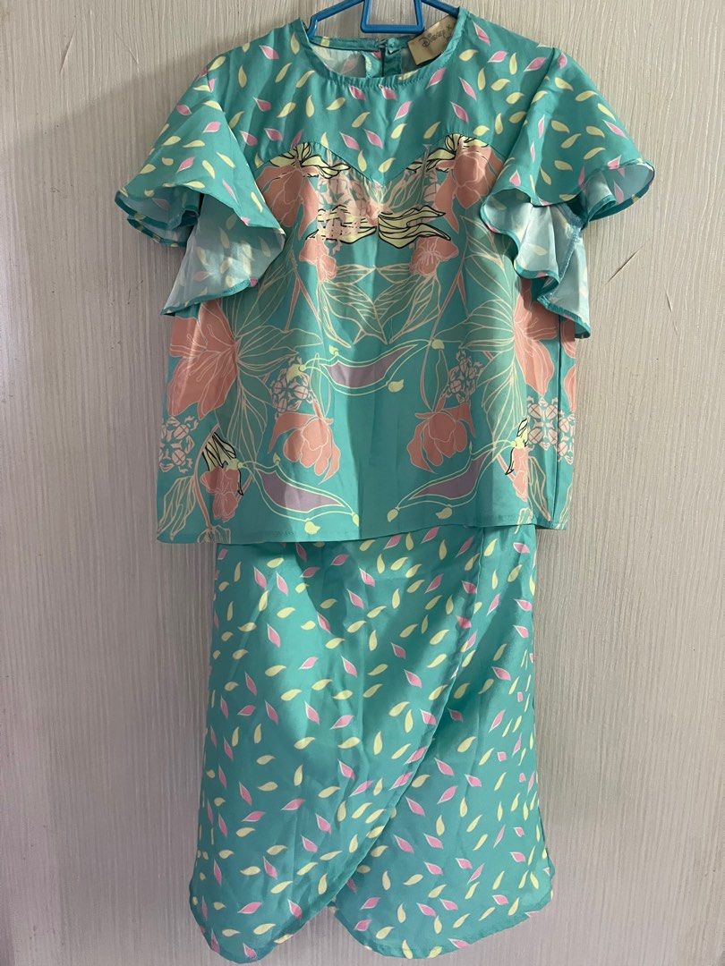 Mimpikita x Disney collection, Women's Fashion, Muslimah Fashion, Baju ...