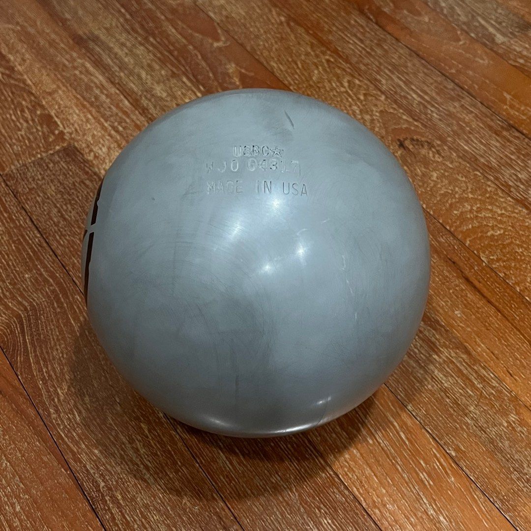 Motiv Carbide Tank Bowling Ball 14lbs, Sports Equipment, Sports & Games