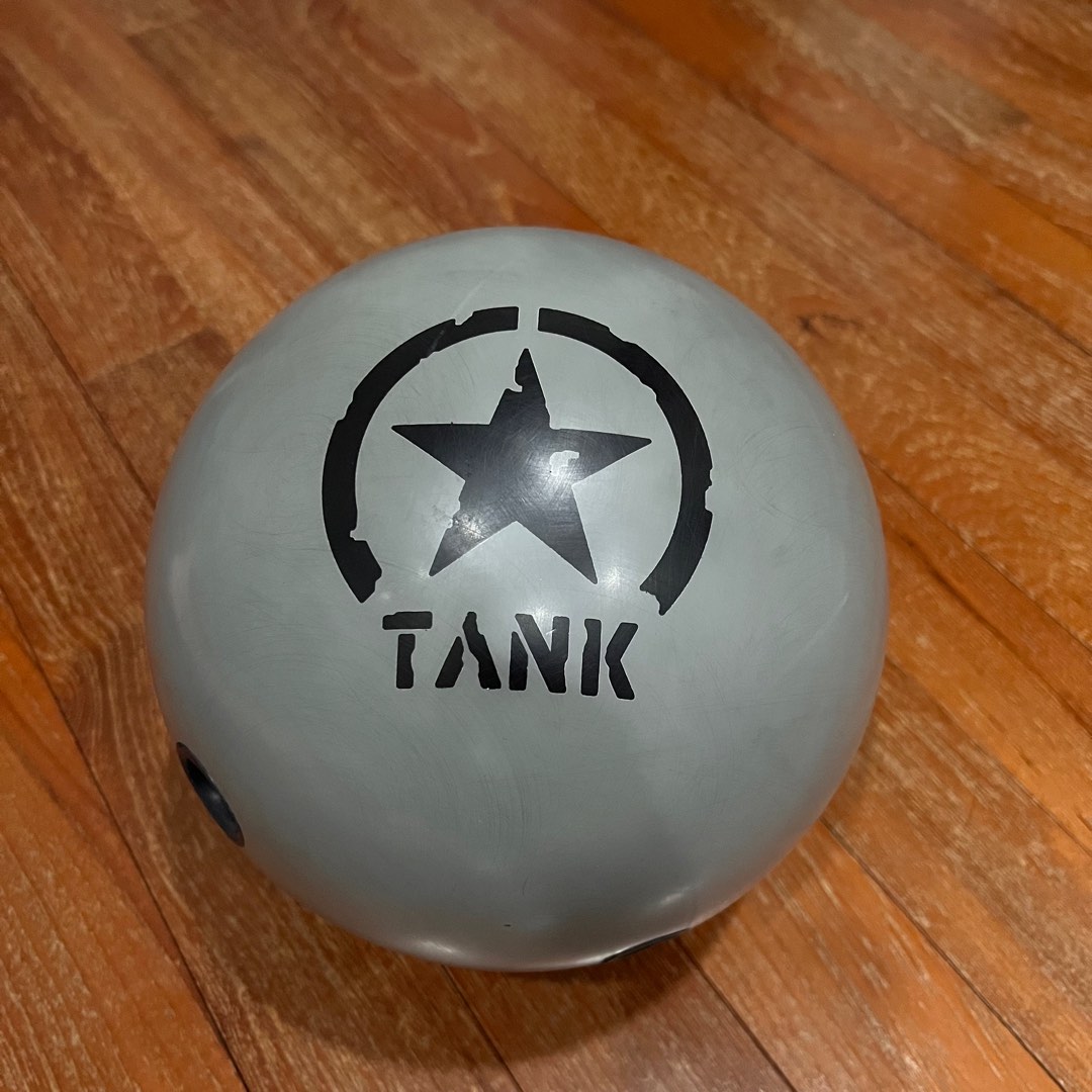 Motiv Carbide Tank Bowling Ball 14lbs, Sports Equipment, Sports & Games