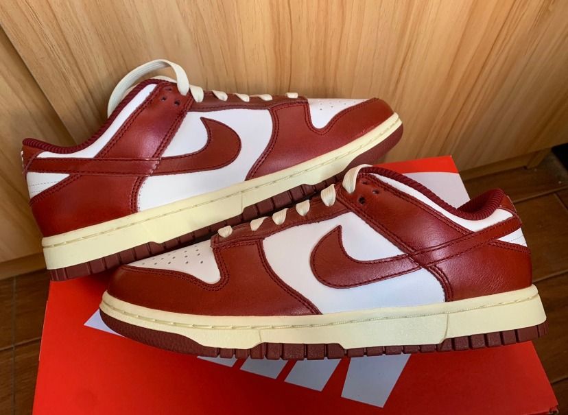 🔝Nike dunk low PRM Team red 做舊紅白色, 女裝, 鞋, 波鞋- Carousell