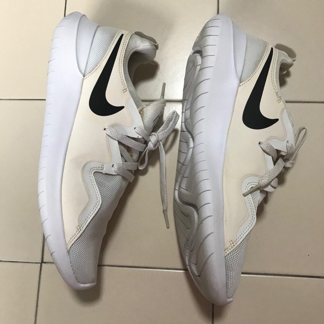 Nike tessen running shoes clearance