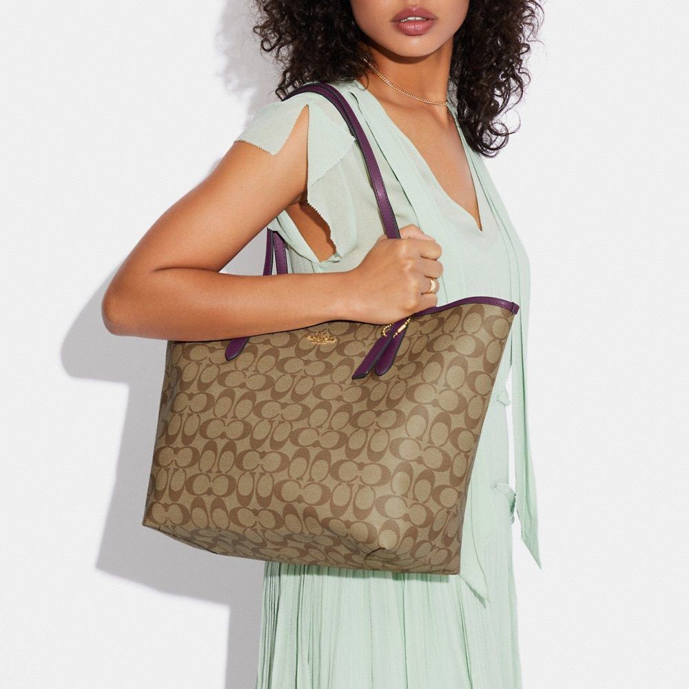 Coach tote bags outlet hotsell