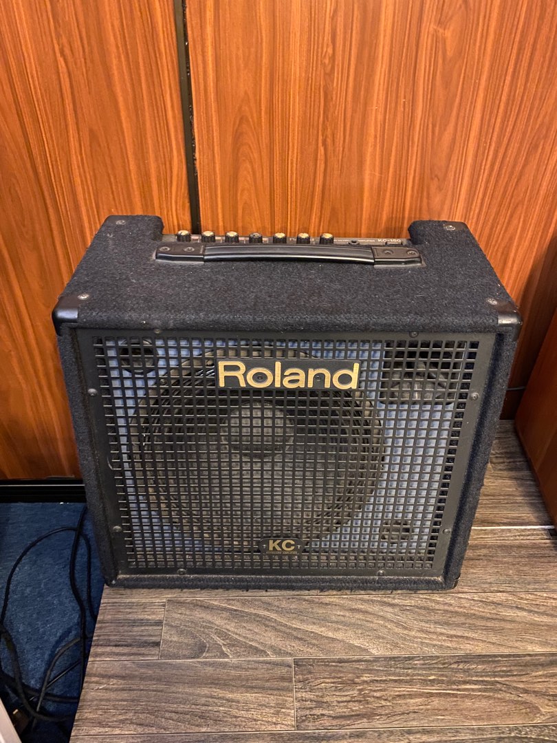 Roland KC150 amplifier, 興趣及遊戲, 音樂樂器 & 配件, 樂器配件 Carousell