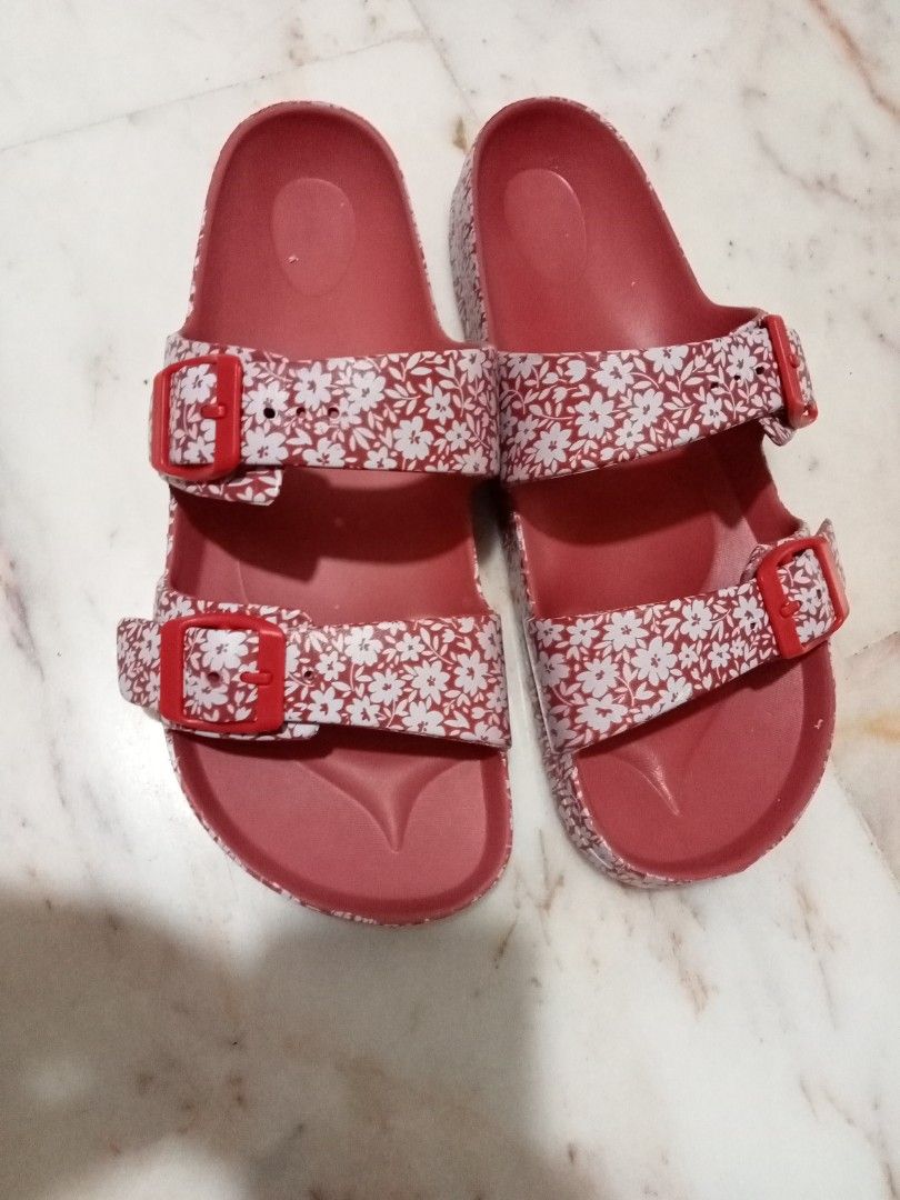 Red rubber clearance sandals