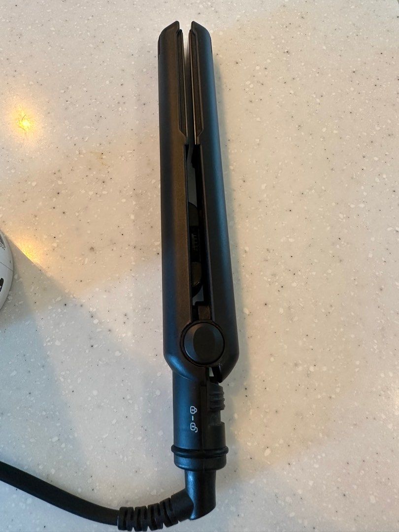 SALONIA Mini Hair Straightener Iron plate, Black, From Japan, Beauty & Personal Care, Hair on