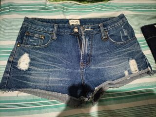 (Category: ) located in . Submitted by emzmora21 (Listing ID 1225420576, Image 1). Description: .