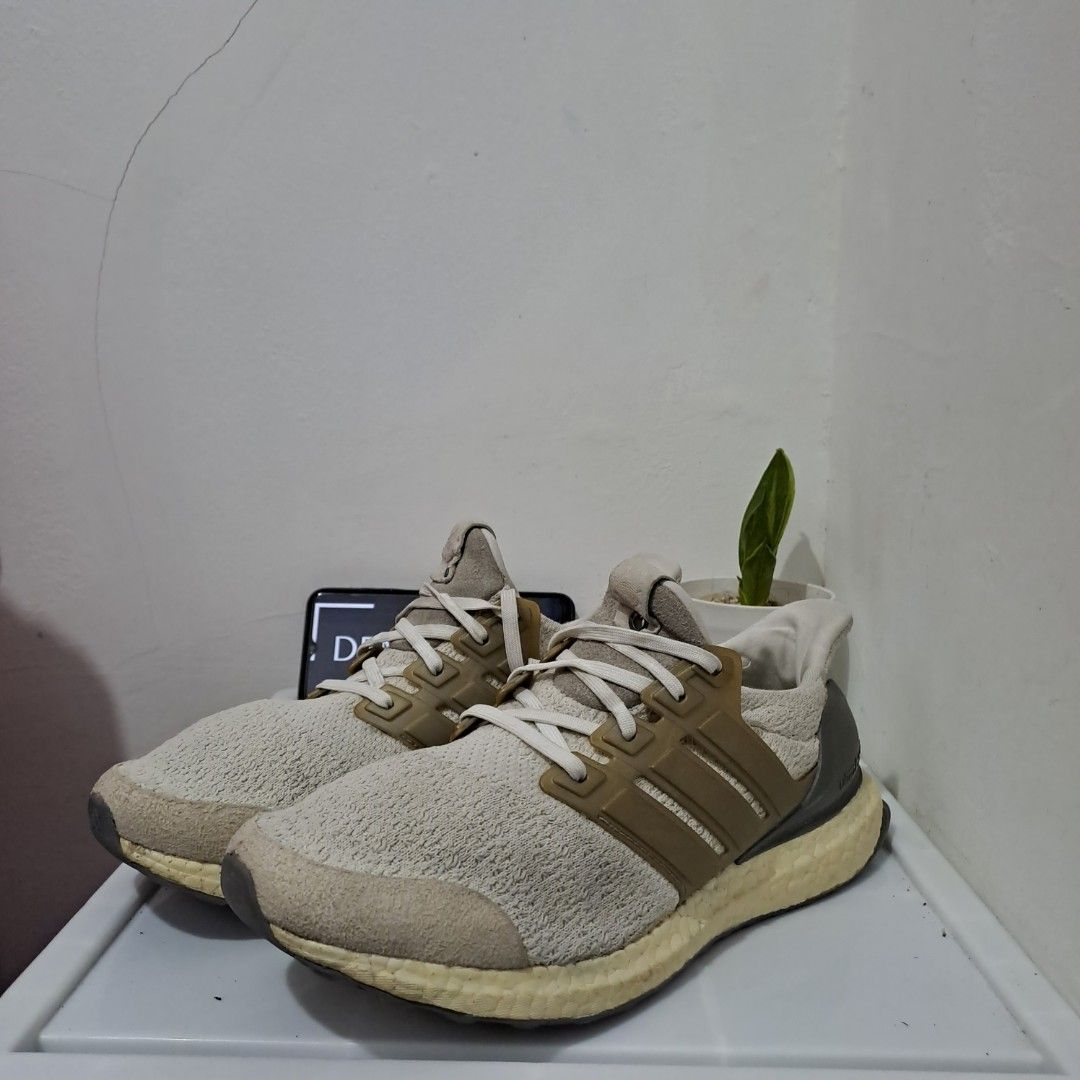 Sepatu Lari Adidas Ultra Boost Lux Size 42, Fesyen Pria, Sepatu , Lainnya  di Carousell