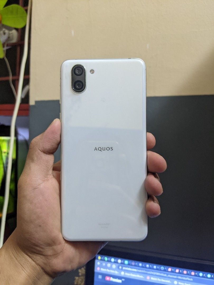 Sharp Aquos R3, spare touch screen not working, Mobile Phones