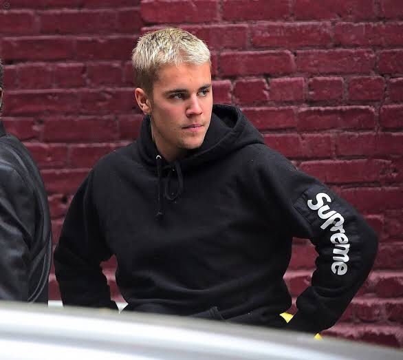Patch discount hoodie supreme