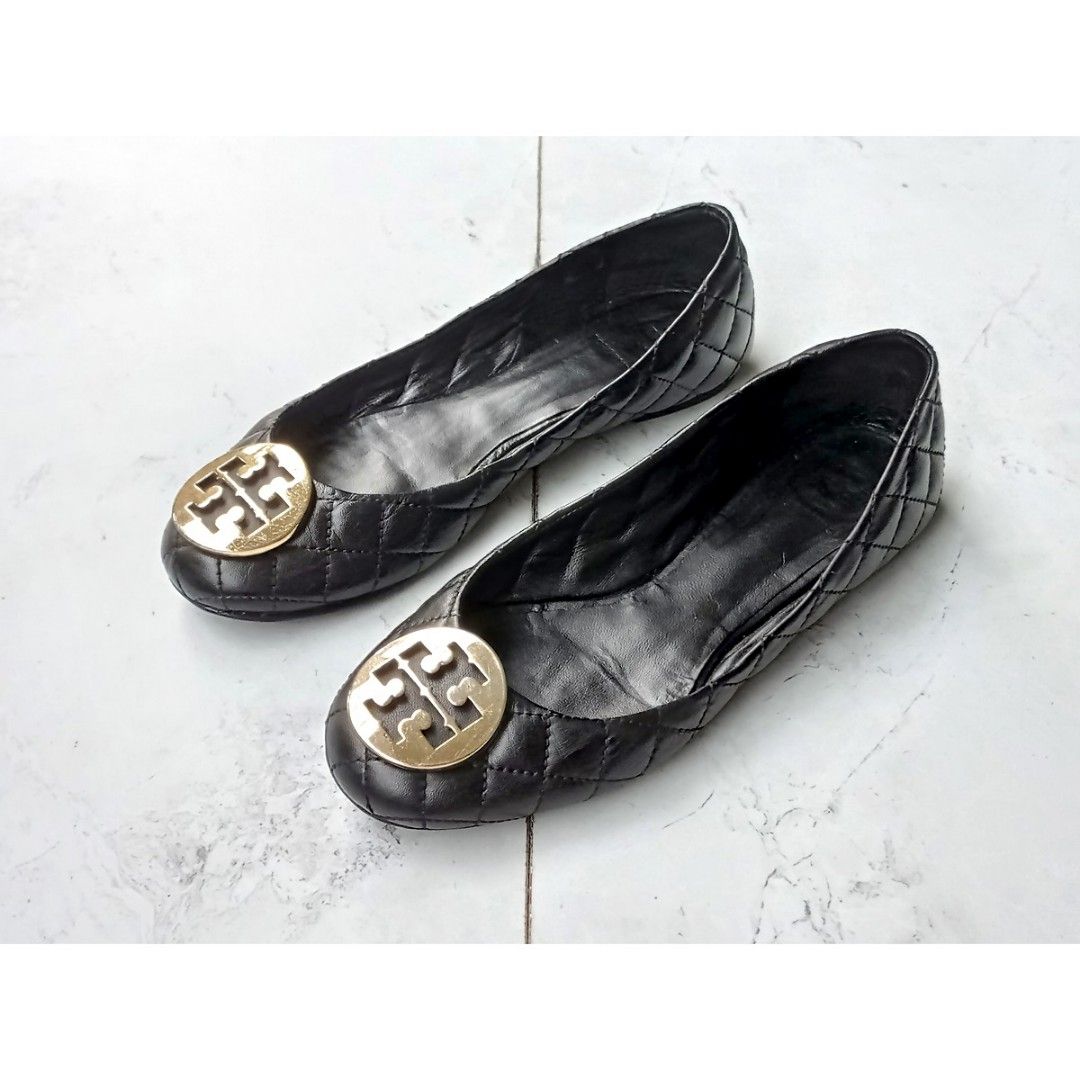 Tory Burch Quinn Quilted Ballet Flats Black Gold Hardware, Fesyen Wanita,  Sepatu di Carousell