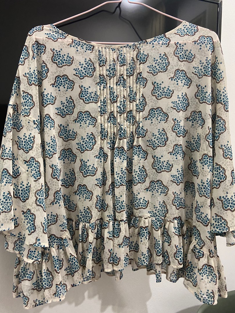 Uniqlo x Anna Sui Top, Women's Fashion, Tops, Blouses on Carousell
