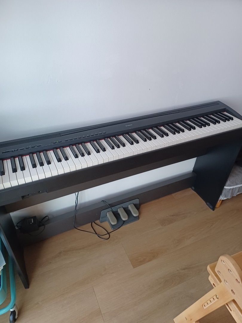 Yamaha P95 digital piano, Hobbies & Toys, Music & Media, Musical