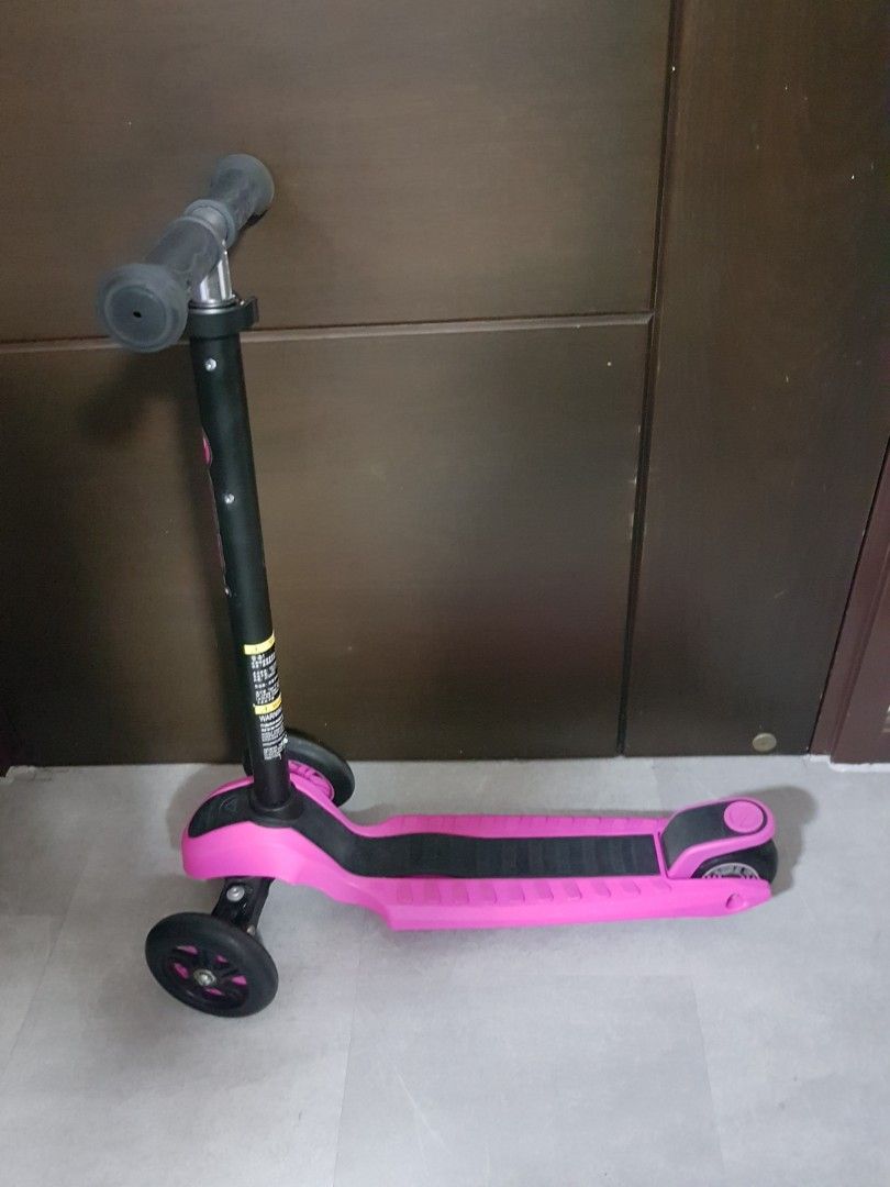 YVolition Y Glider XL Scooter, 運動產品, 運動與體育, 運動與體育 溜冰鞋，旱冰鞋和滑板車 Carousell