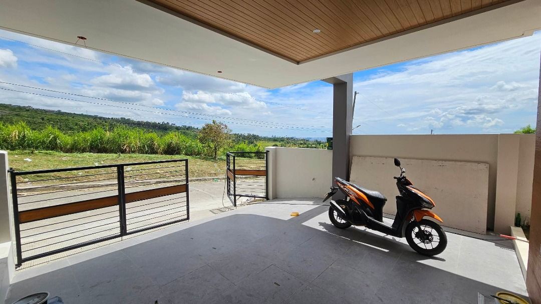 2Storey 4bedroom Brand New House and Lot for sale with bath tub