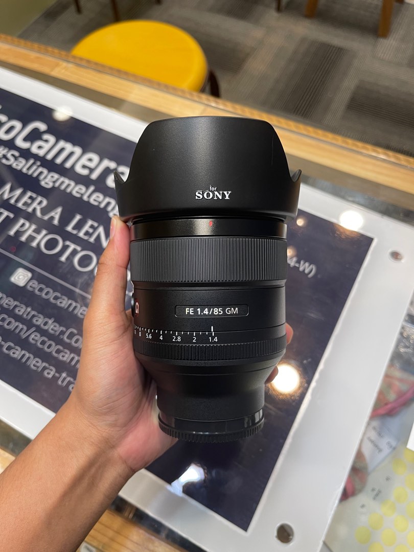 85mm f1.4 Gmaster Sony, Photography, Lens & Kits on Carousell
