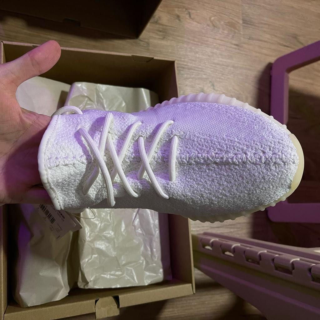 Adidas yeezy boost 350 v2 triple white us9.5 bnib Men s Fashion