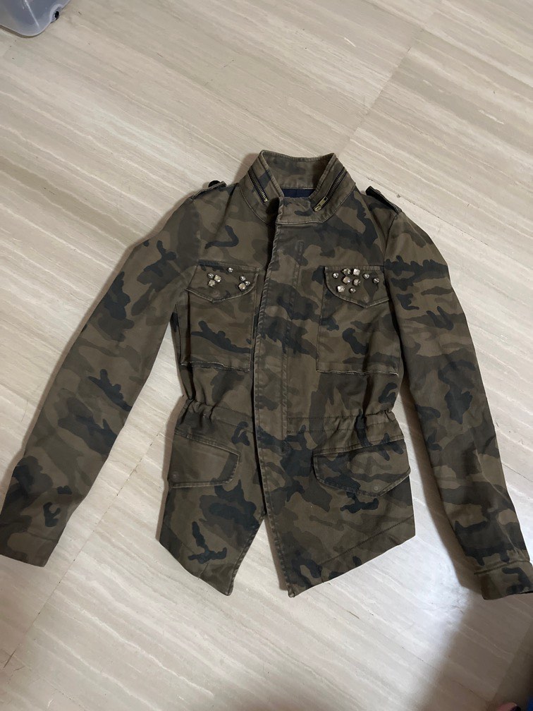 Army print jacket in XS Men s Fashion Coats Jackets and
