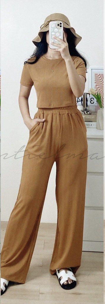 Basic Cropped Tee + High Waist Pants Knit Set Coordinates (Category: Sets or Coordinates) located in Dagupan City. Submitted by aa.1995 (Listing ID 1225683716, Image 1). Description: Brand new Never been used Coffee in color RFS: decluttering Free size.