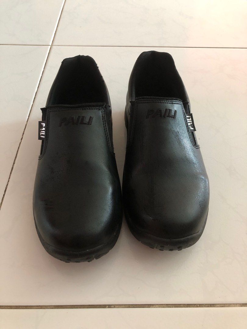 Black work shoes waterproof good grip