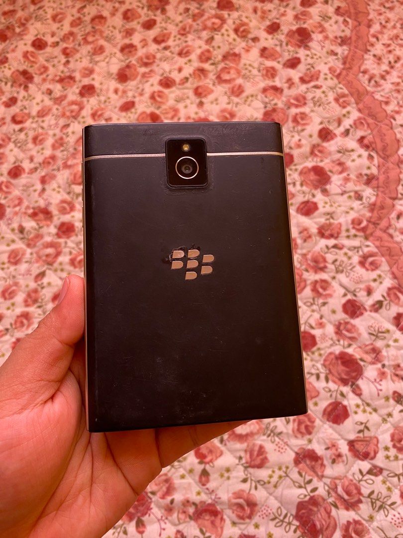 Blackberry Passport, Mobile Phones & Gadgets, Mobile Phones, Early