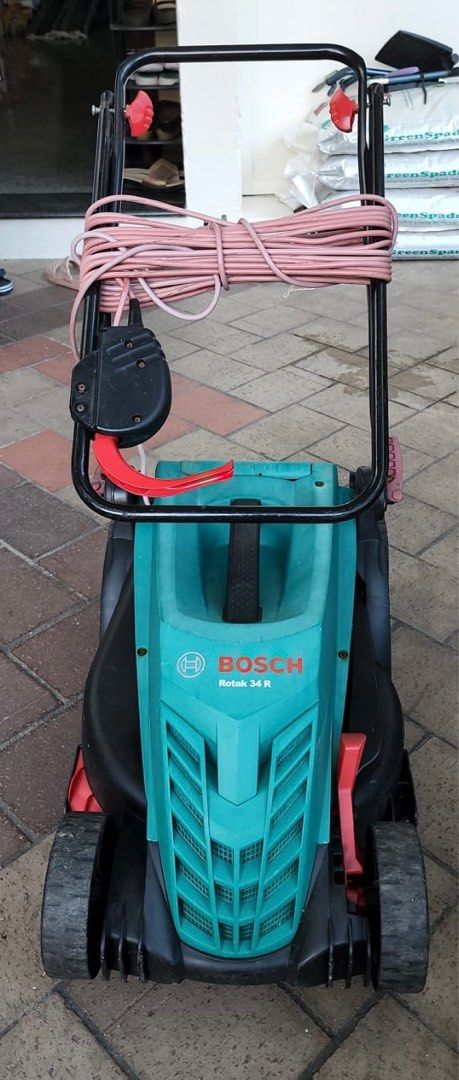 Bosch rotak electric online rotary lawnmower 34cm 1300w