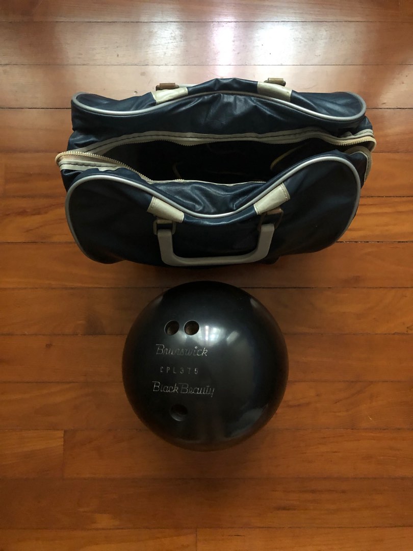 Ladies Bowling ball + Bag, Sports Equipment, Sports & Games, Billiards
