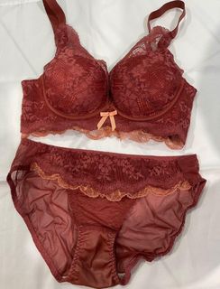 (Category: ) located in . Submitted by alysa22 (Listing ID 1225690040, Image 1). Description: .