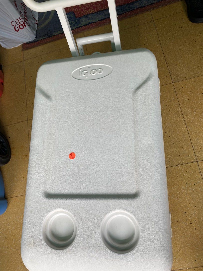 Brand New 80L Cooler Box with Wheels and Handles, Sports Equipment