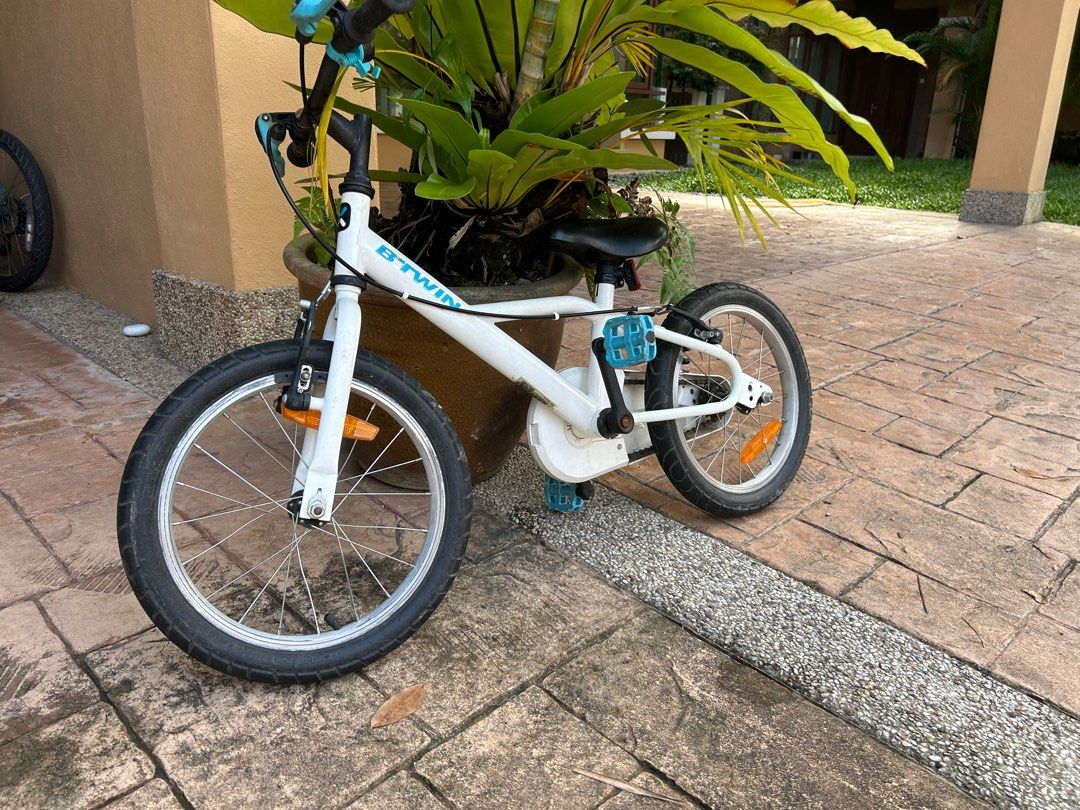 Btwin cycle for on sale 6 year old