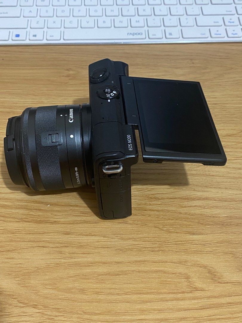 Canon m200 mirrorless camera, Photography, Cameras on Carousell