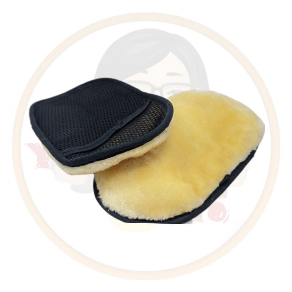 Car wool pad (Category: Cleaning Tools & Supplies) located in Quezon City. Submitted by gervincho (Listing ID 1225573153, Image 1). Description: • Brand new • Microfiber car shampoo cleaning gloves • Polishing cloth tools • soft and can be easily washed without scratching • High-quality fleece makes the foam delicate • Mittens design provides better usage • Suitable for cleaning cars, furniture, glass, etc. Material: wool • Size: 25 * 17 cm (appr