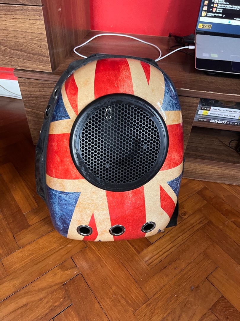 Cat carrier, Pet Supplies, Homes & Other Pet Accessories on Carousell