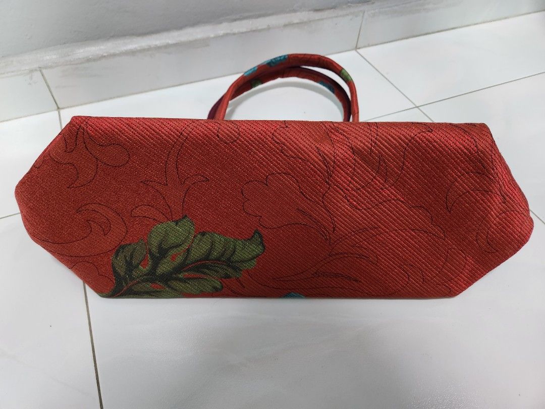 Red handbag new arrivals sale