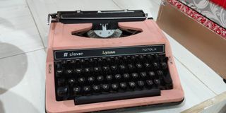 Clover Vintage Typewriter