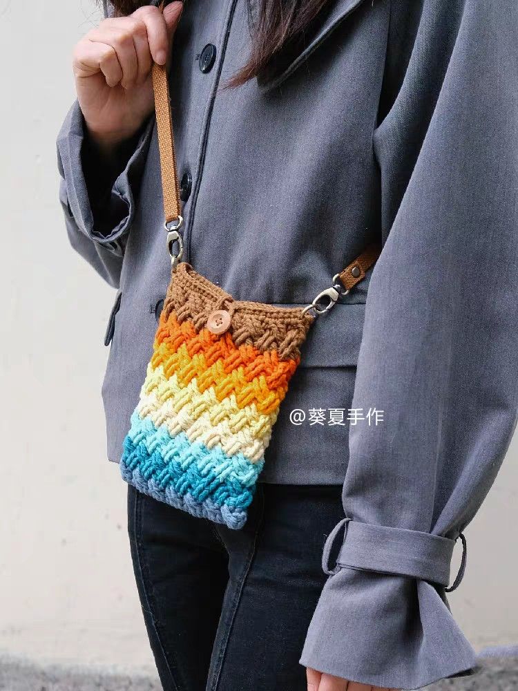 Crochet handphone pouch, Hobbies & Toys, Stationery & Craft, Handmade