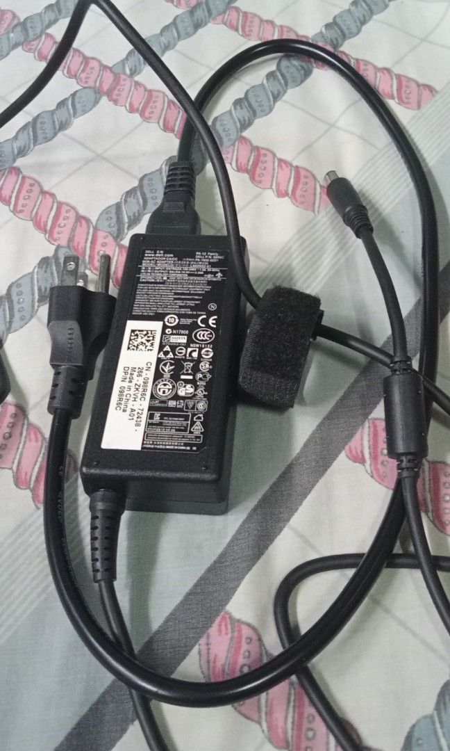 dell latitude 7400 charger (Category: Chargers) located in Pasig City. Submitted by joe.pasig (Listing ID 1225596981, Image 1). Description: nabili ko lng dahil naiwan ko sa manila ang charger ko. original replacement po cya. dell brand din.