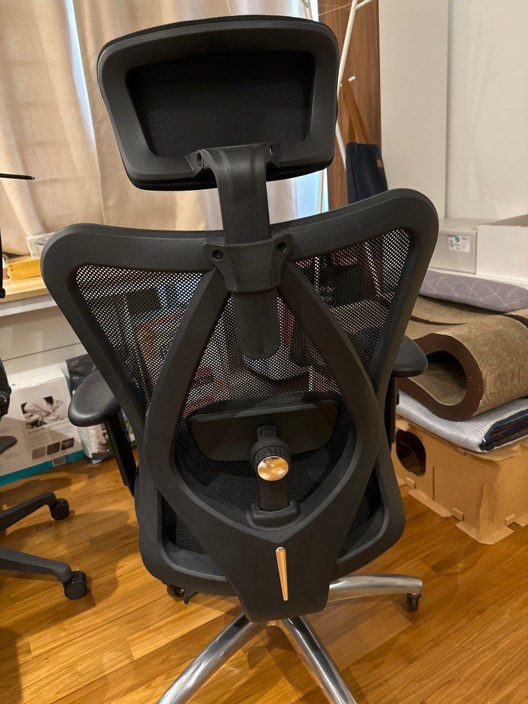 [Free delivery] Duramont Ergonomic Office Chair, Furniture & Home