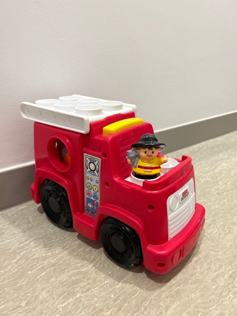 Fisher price little people fire truck toy, Hobbies & Toys, Toys & Games
