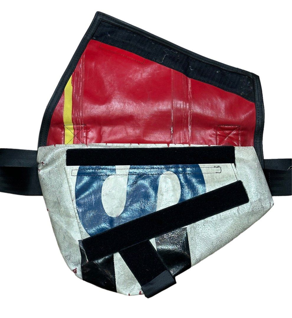 FREITAG KNIGHT Rider F31 RARE RED × BLUE × WHITEMessenger