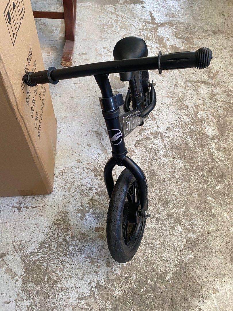 Giant Balance Strider Bike, Sports Equipment, Bicycles & Parts