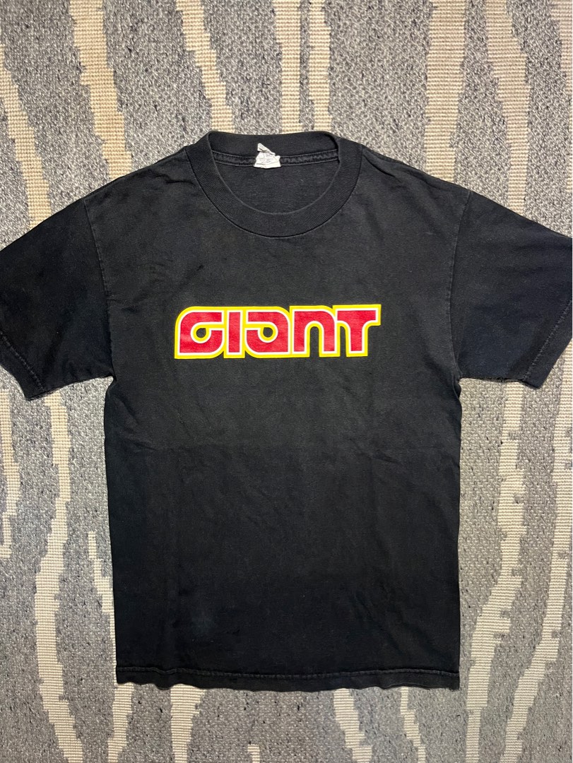 Giant shirt, Men's Fashion, Activewear on Carousell