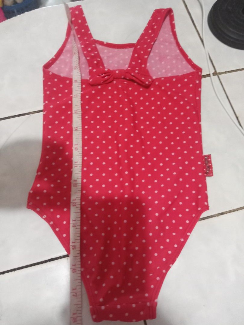 Hello Kitty swimsuit (Category: Babies & Kids Fashion) located in Taytay. Submitted by beas_stuff (Listing ID 1225568514, Image 2). Description: Hello kitty swimsuit for girls. nandyan po measurement. outgrown by my daughter,very cute when worn..