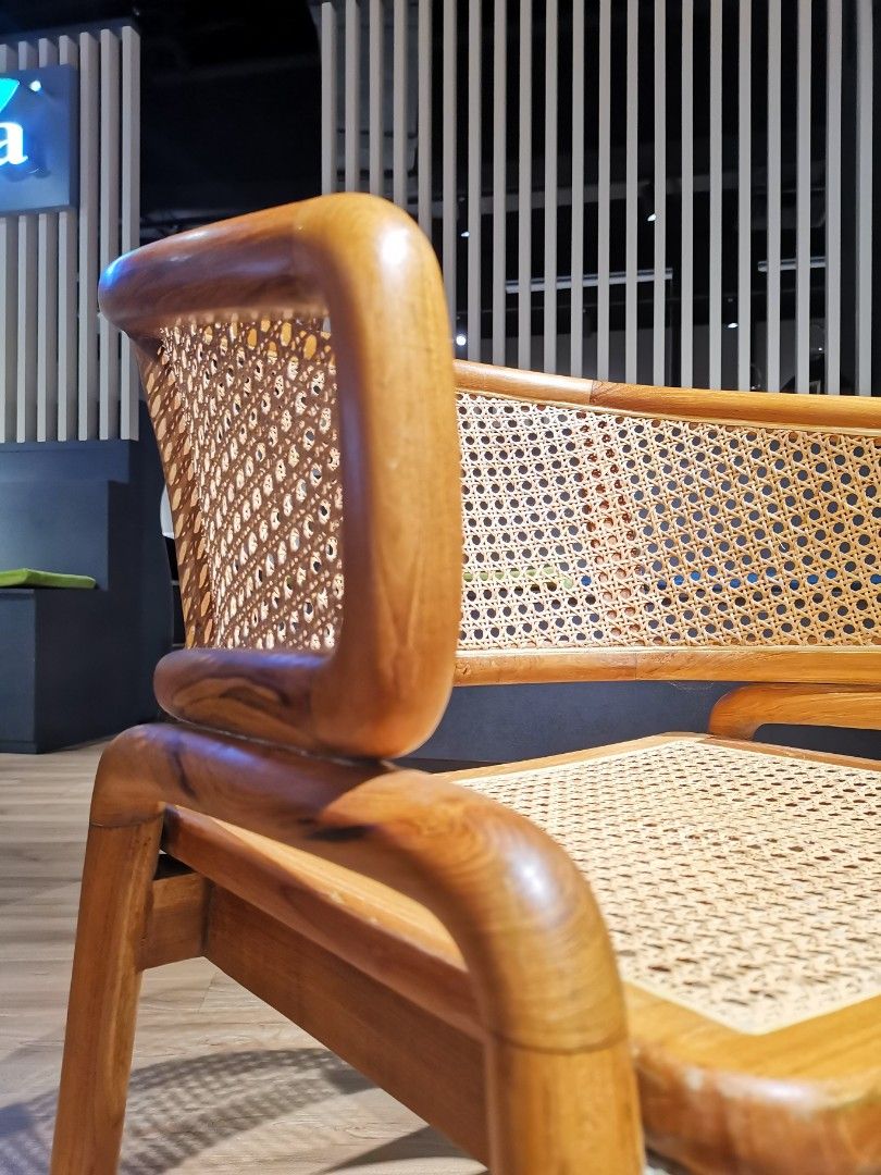 Hand clearance craft chair